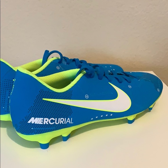 Brand New Nike Soccer Cleats - Picture 2 of 8